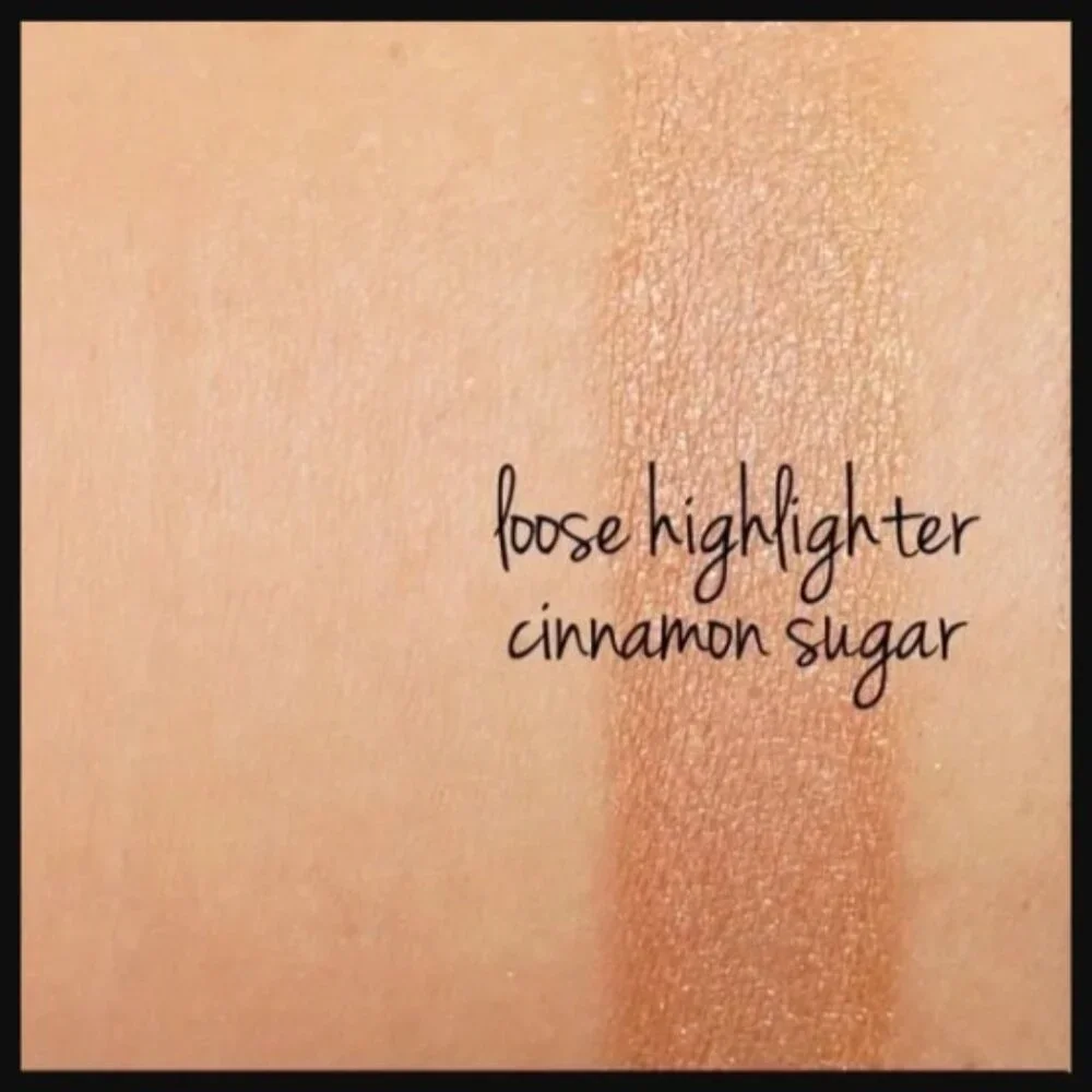 BECCA x Chrissy Teigen Confectionary Glow Powder Cinnamon Sugar - NEW